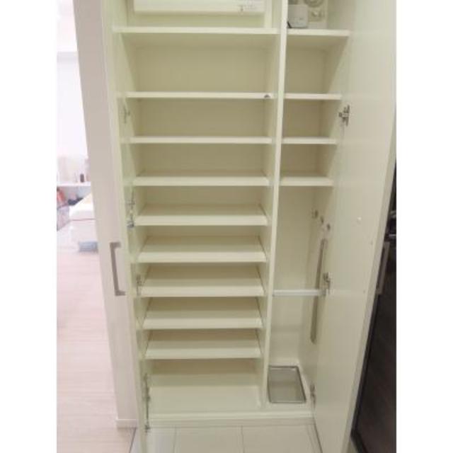 シューズBOXは広々としているので、靴も余裕をもって収納できます。
※写真は同タイプ住戸です
家具や小物はイメージです。