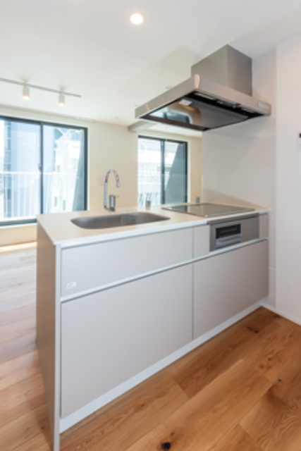 インテリアに馴染むシンプルなキッチン
※写真は同タイプ住戸です。