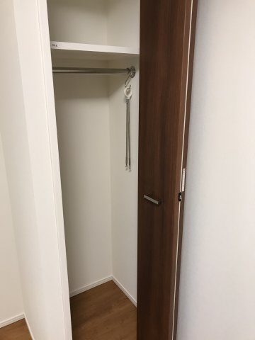 クローゼットの中の様子です。