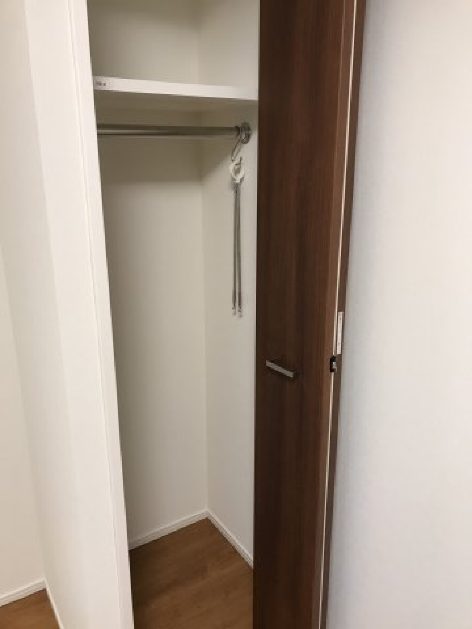 クローゼットの中の様子です。