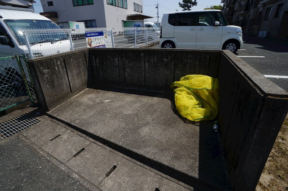 敷地内ゴミ置き場