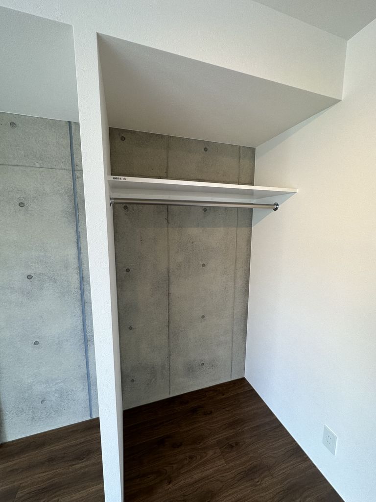 服をそのままかけられるスペースです。