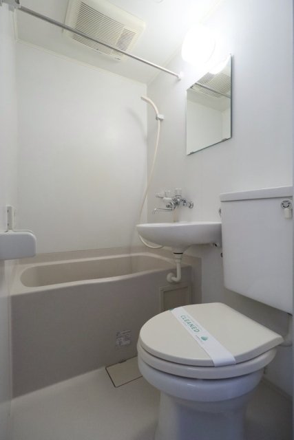 お掃除が楽な3点ユニットバスです。