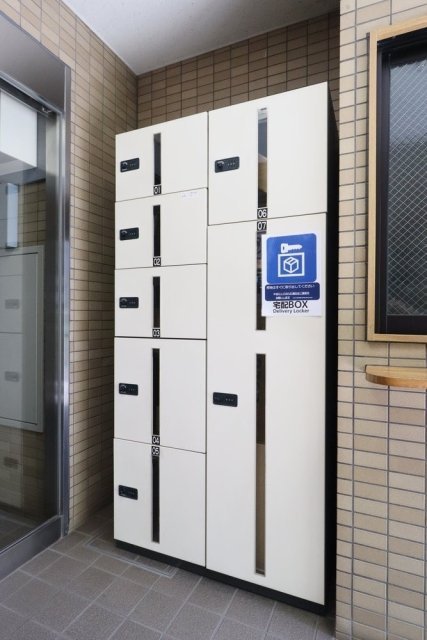 嬉しい宅配ボックス付きです。