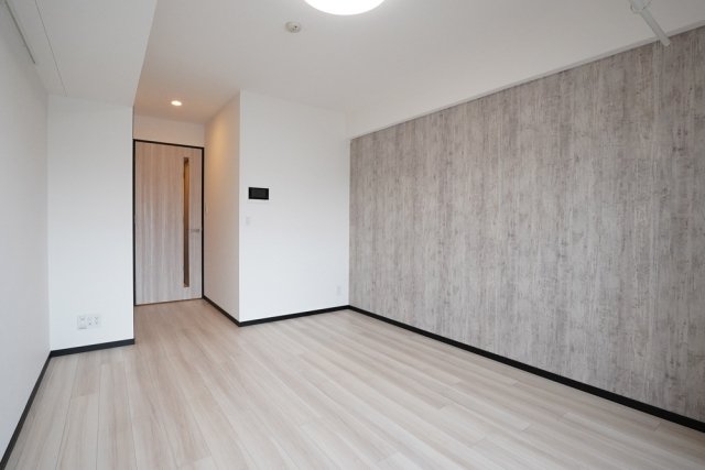 モダンなアクセントウォールで上品な雰囲気です。