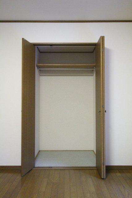 クローゼットの中の様子です。