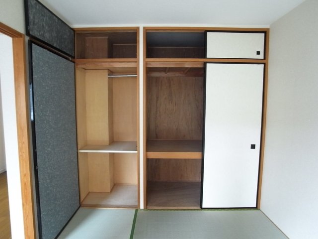 お布団を収納するのにちょうどいいですね。