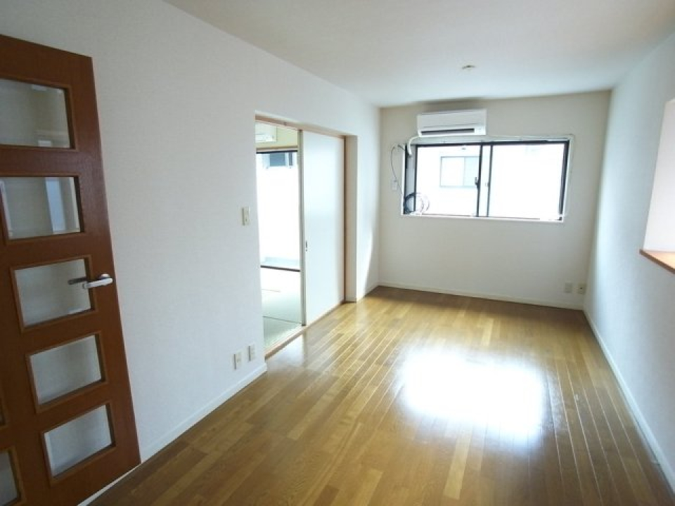 ２面採光で自然光を取り入れることができます。