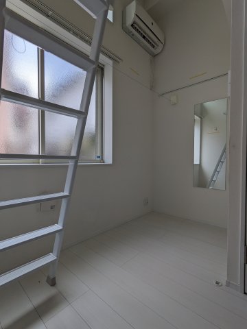 ロフト付き・1Rの間取りです。