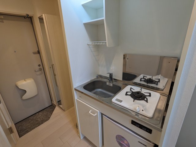 ちょっとした棚があるから、調味料とか置くのにちょうどいいかも