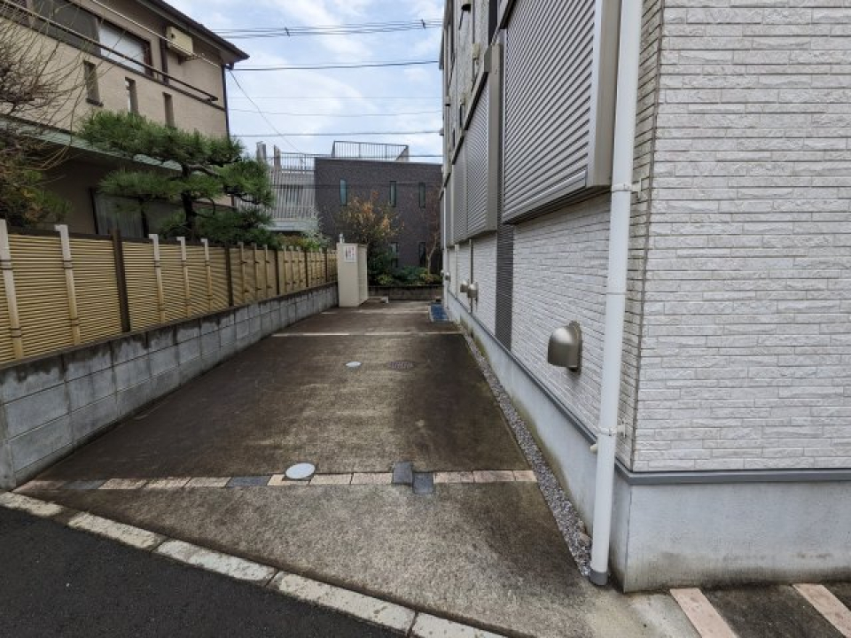 駐車場かな