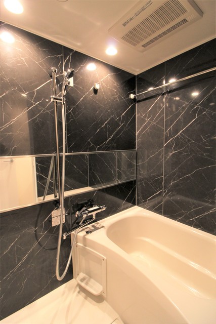 浴室です。シックな雰囲気です。