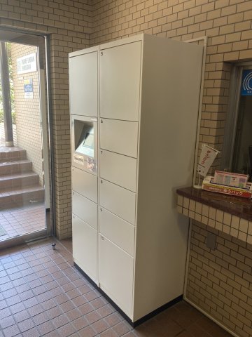 嬉しい宅配ボックス付きです。