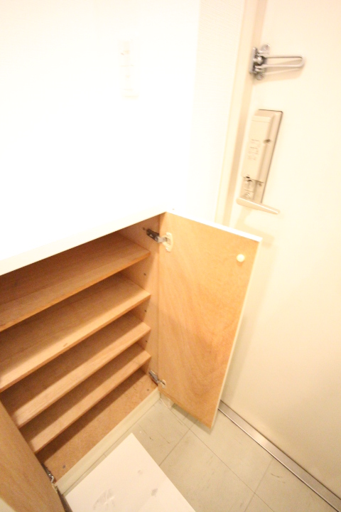 玄関にはシューズボックスが付いています。
※参考写真