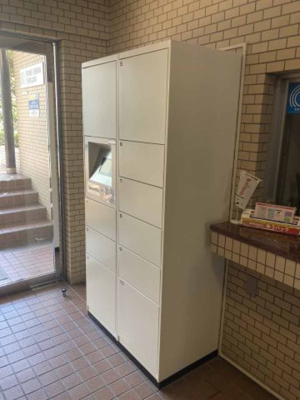 嬉しい宅配ボックス付きです。