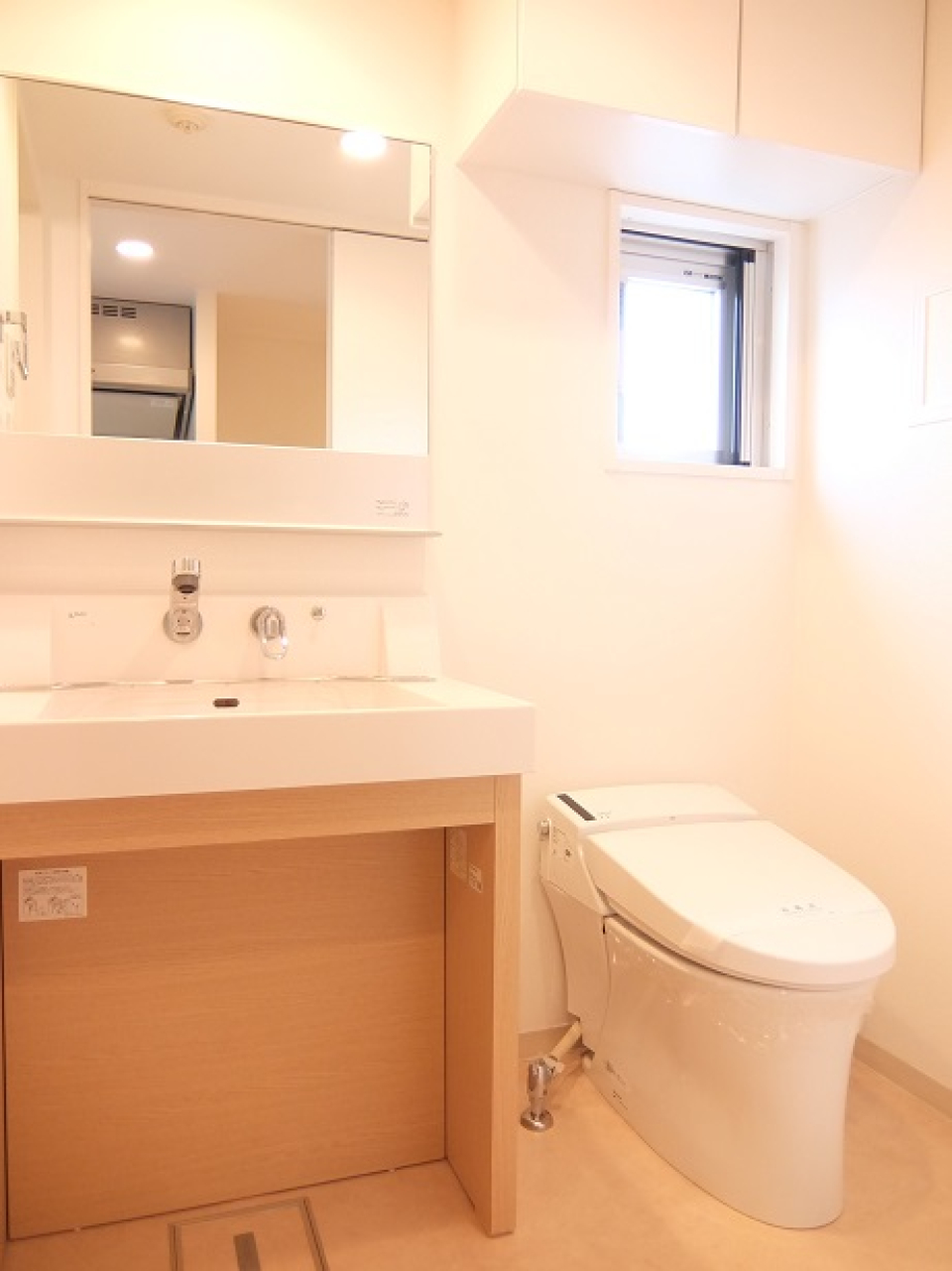 洗面台・トイレです。※参考写真