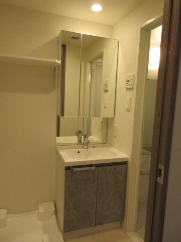 室内洗濯機置き場・独立洗面台