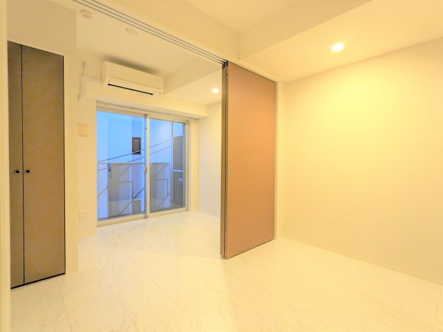 最寄り駅から徒歩8分のデザイナーズマンションです。
※参考写真