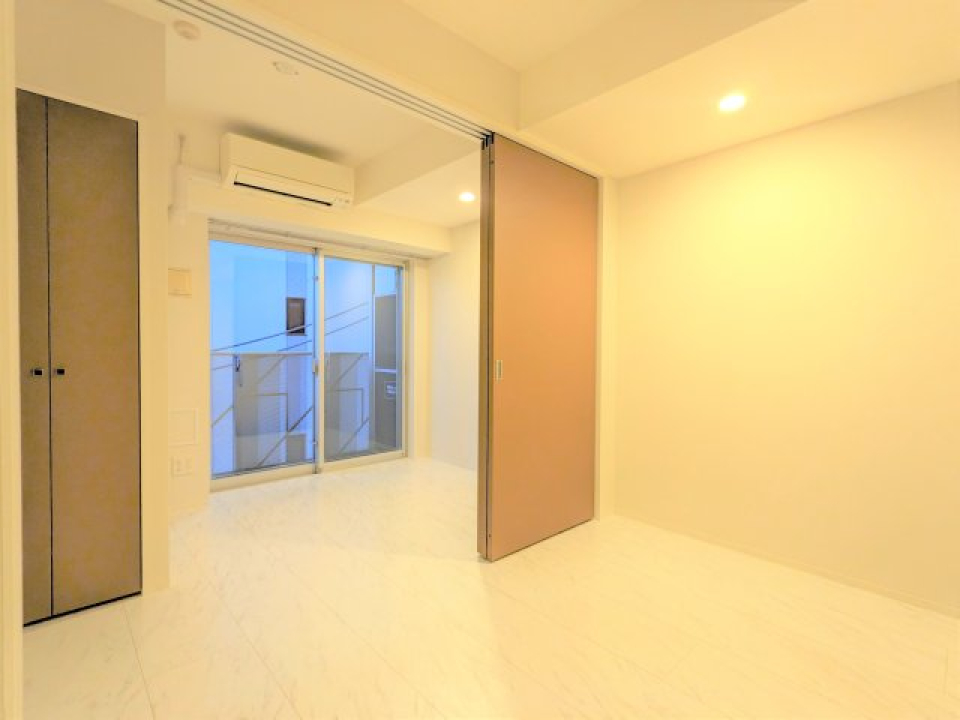 最寄り駅から徒歩8分のデザイナーズマンションです。
※参考写真