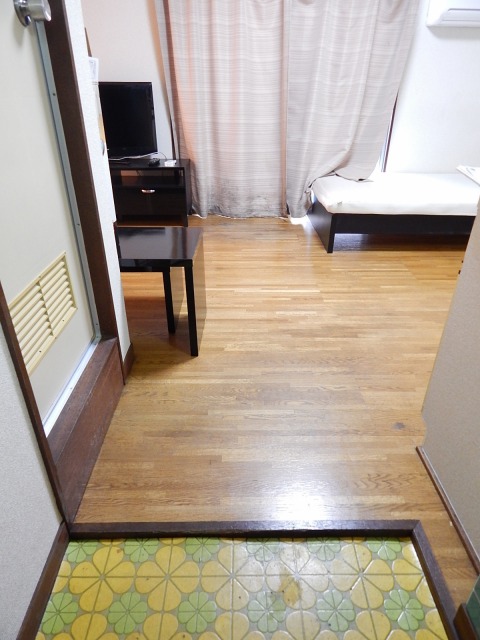 玄関からの様子です。