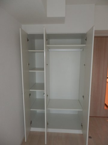 小さく分けられた棚があるので整理整頓がしやすそうですね。