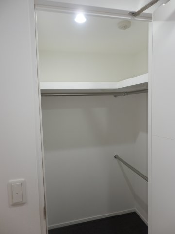 1K にだって広めの収納が欲しい。憧れのWICです。