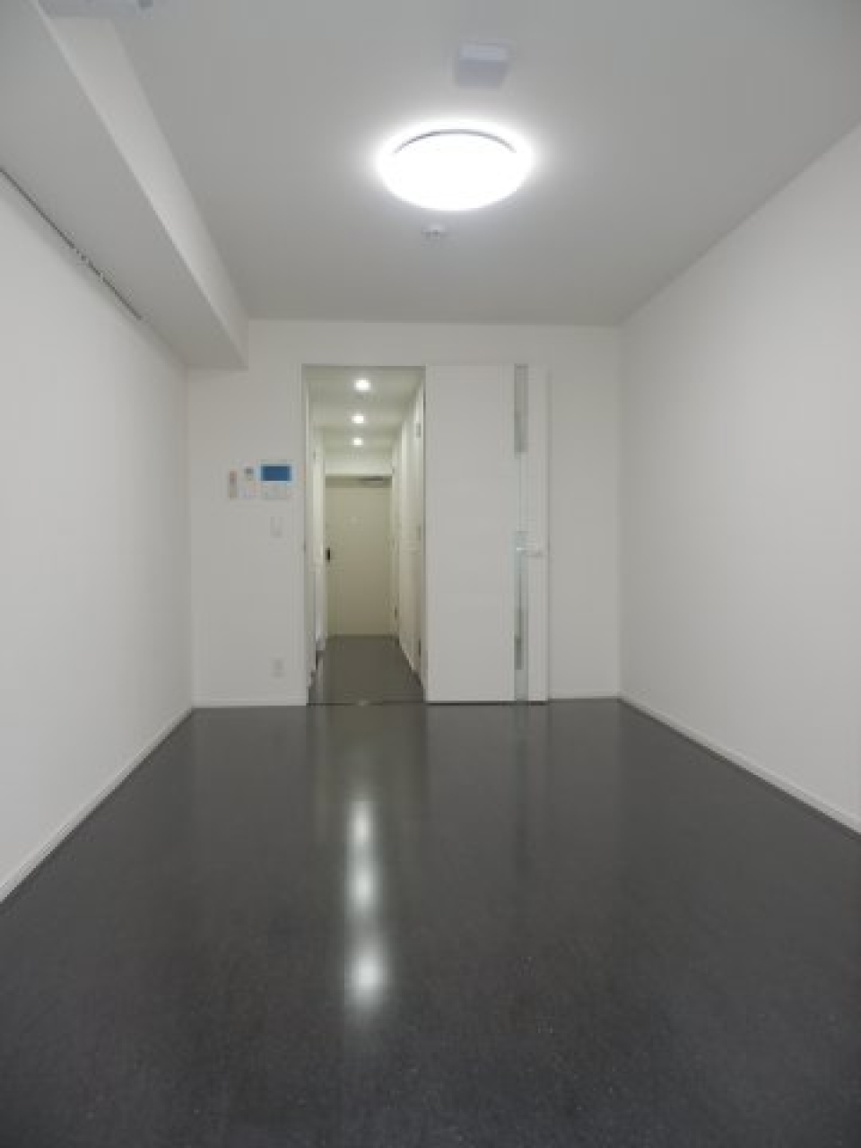 WICがついている、1K物件。落ち着いた雰囲気のお部屋のご紹介です。