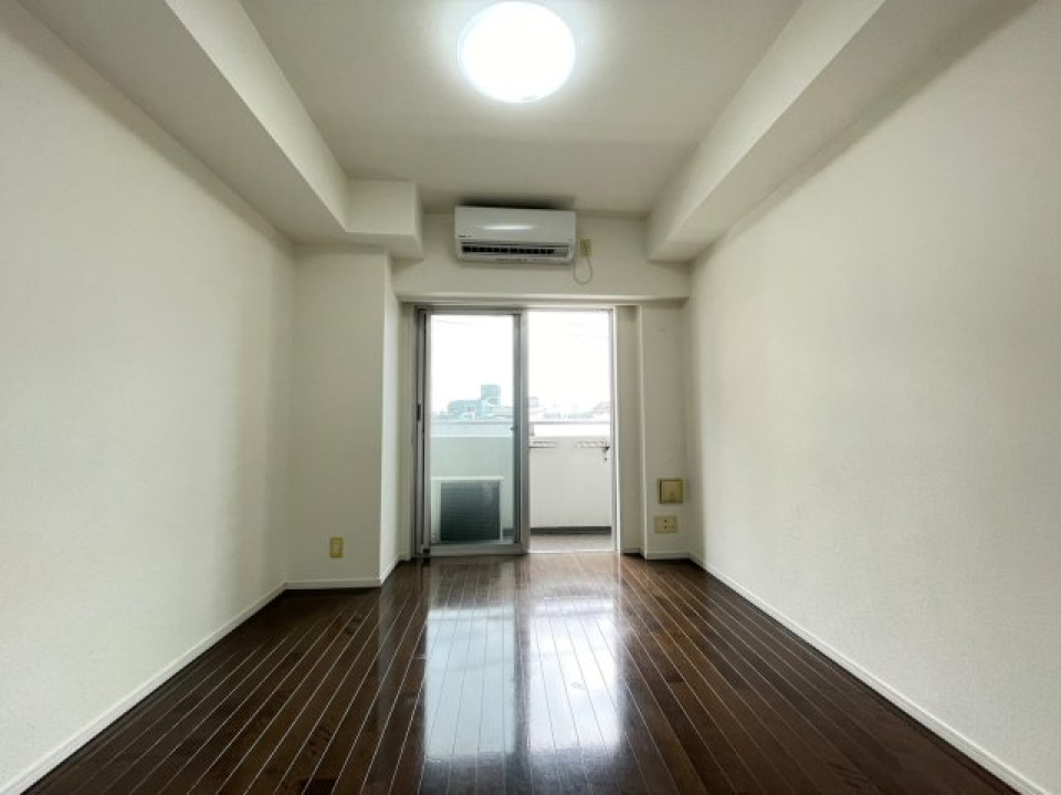 ペットと一緒に暮らせるお部屋。南向きの日当たりの良い１Ｋ駅近物件です。