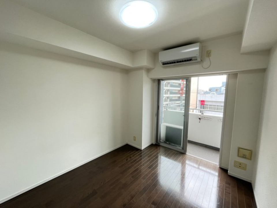 壁が白いので、お部屋が広く見えるのも特徴です。