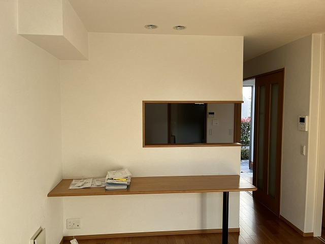 カウンター越しにひと息ついたりご飯を食べたり、料理しながら一緒に過ごすことができます。