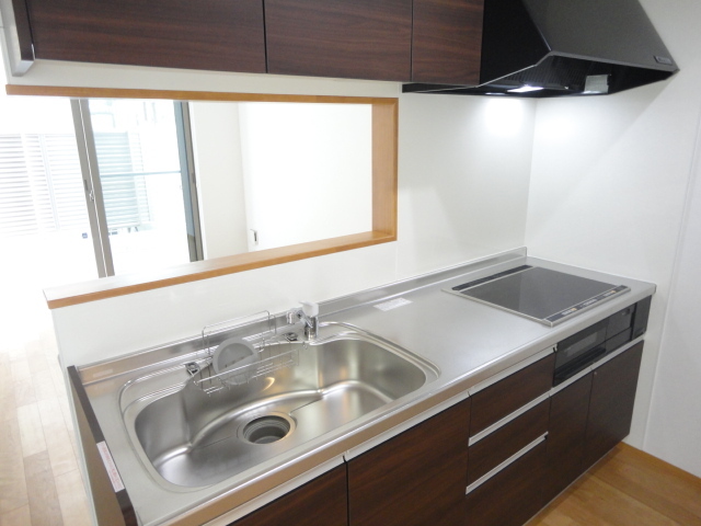 シンクが広々としていて洗い物がしやすそうです。