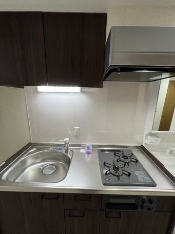 キッチンです。2口のガスコンロ付きです。