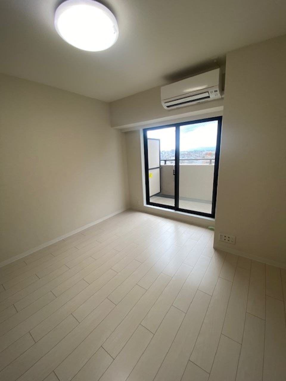 8.4帖の洋室です。