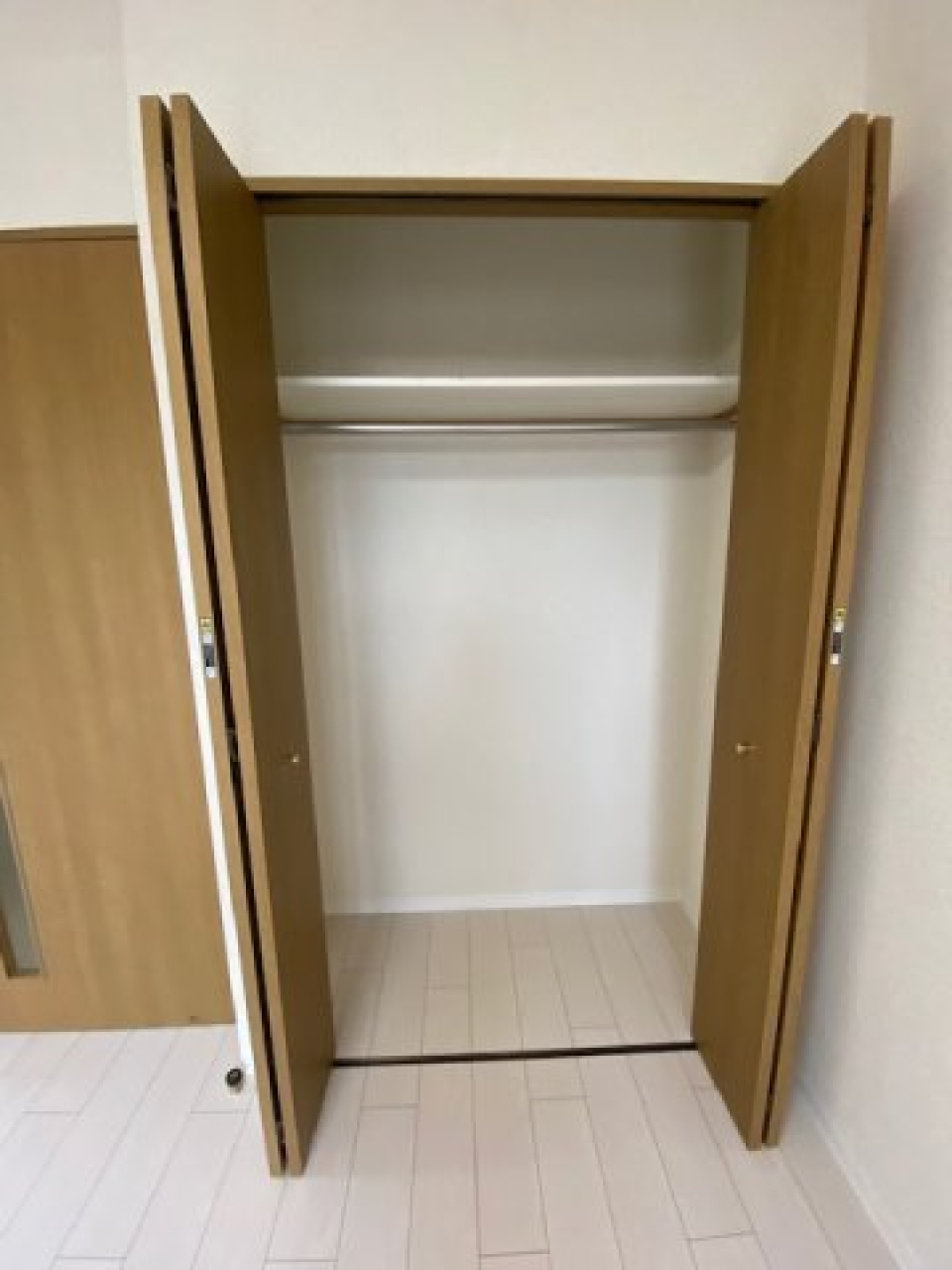 クローゼットの中の様子です。