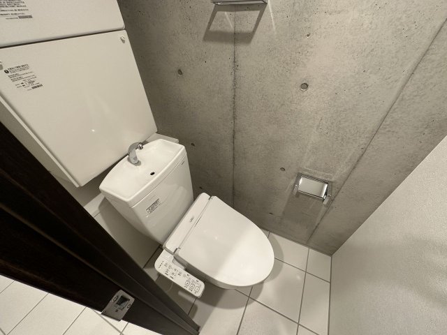 打ちっぱなしのコンクリートがワンポイント。