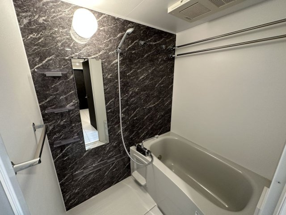 ゆっくり過ごせる浴室。