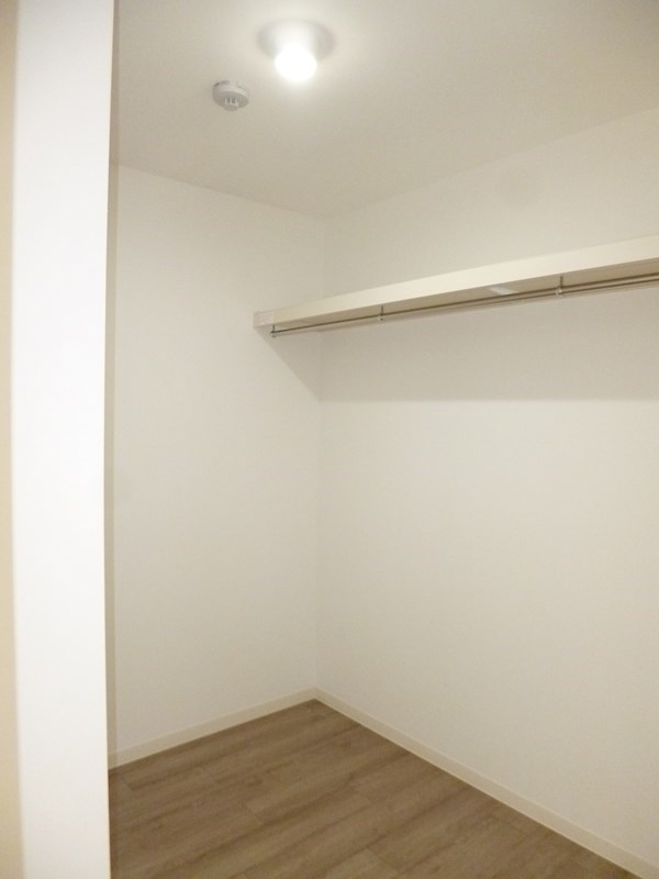 ウォークインクローゼットもあるので収納はたくさんできそうです