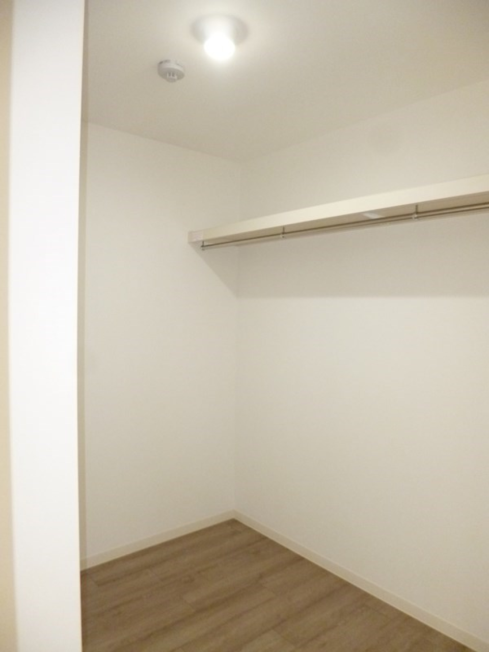 ウォークインクローゼットもあるので収納はたくさんできそうです