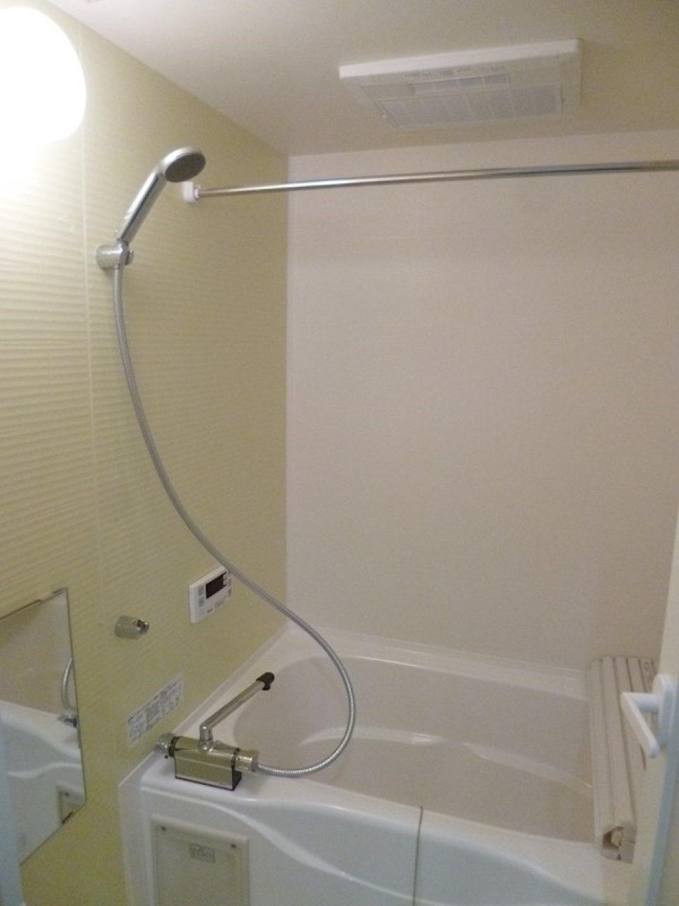 浴室には便利な浴室乾燥つき