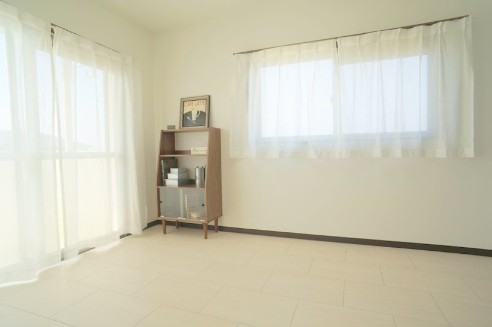 暖かな日が差して居心地が良さそうです
