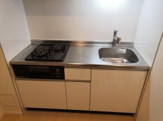 2口のガスコンロ付きです。
※参考写真