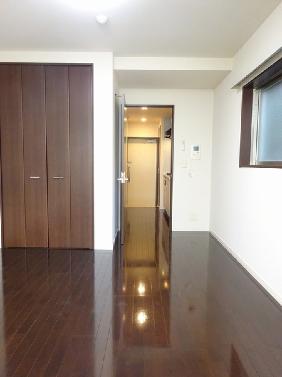 シンプルな部屋だからインテリアを選ばないですね。