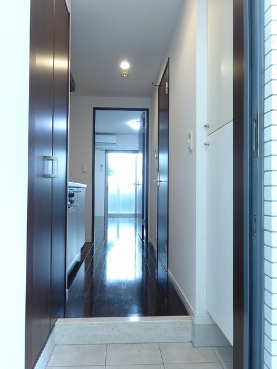 玄関から直行で部屋にGO！！