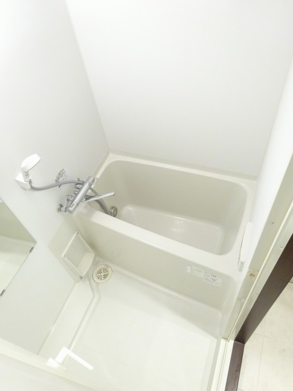 追い炊き＆浴室乾燥付き！ゆっくりお風呂に浸かれますね。