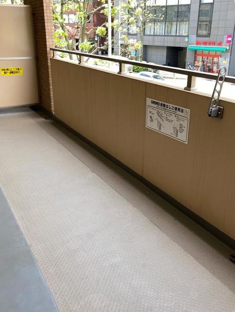 ベランダも広いので洗濯物も干せますね。※写真は同タイプ住戸です。