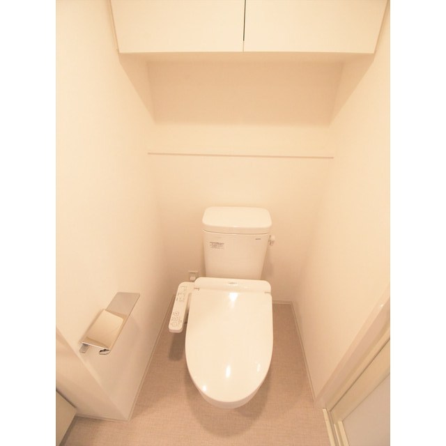 棚があるので、日用品をストックできます。