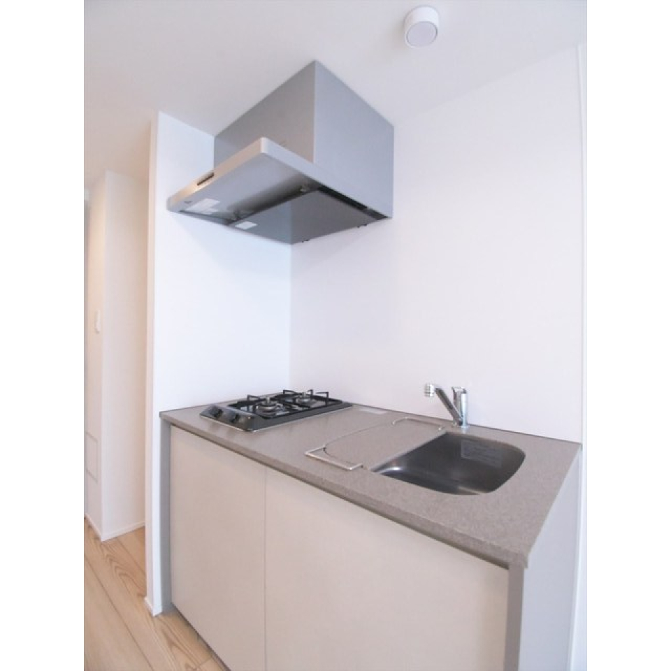 グレートーンで統一感のあるキッチン。