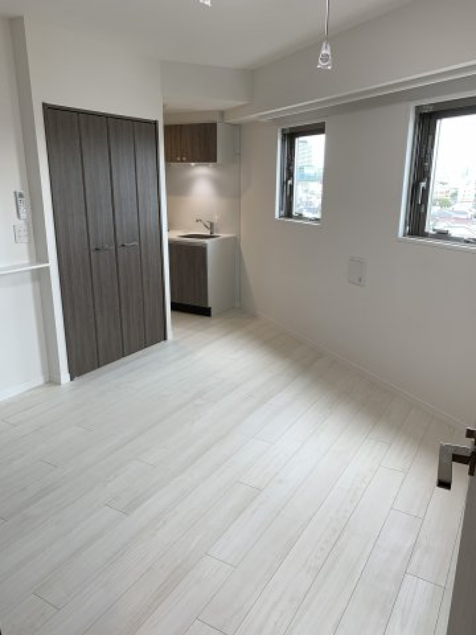 窓が2つ付いており、光を取り込みやすくなっています。