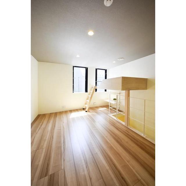 ワンルームなのに広く感じるのはデザイナーズの魔法ですね！