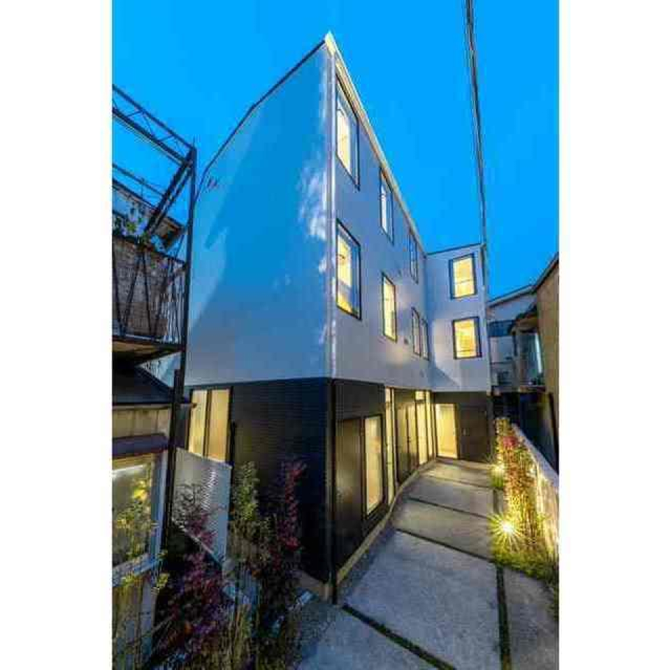 さすがデザイナーズだなと言いたくなる外観